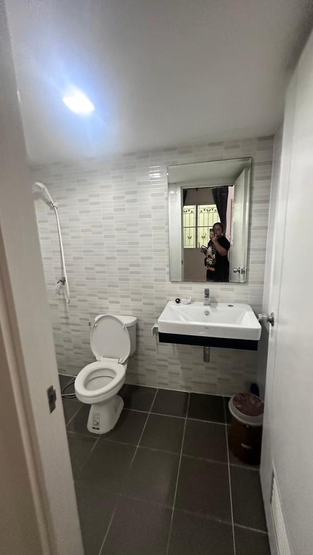 ขายบ้านทาวน์โฮมข้างโรบินสันศรีสมาน65/1 8