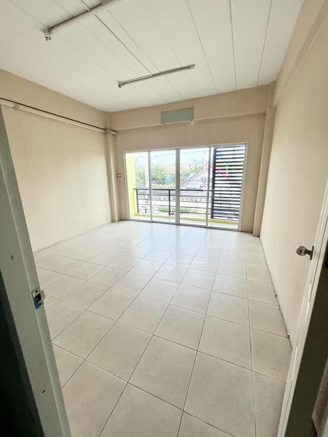 อาคารพาณิชย์ ประชาอุทิศ 90 18