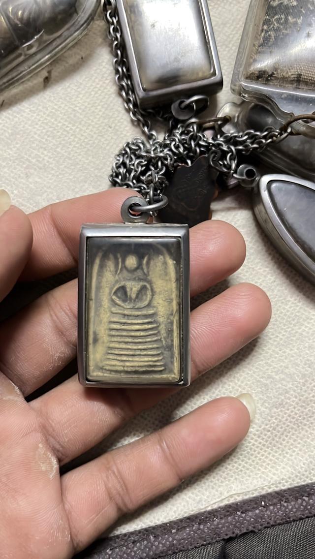 สมเด็จเกศไชโย9ชั้น หูบายสี