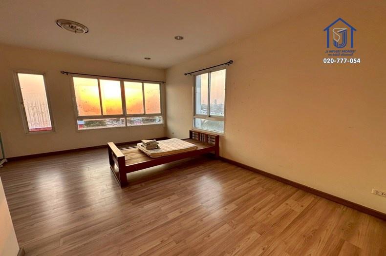 ขายและให้เช่า โฮมออฟฟิศ 4 ชั้น พรีเมี่ยมเพลส 5 หลังมุม ถนนรามอินทรา40 เลียบด่วนเอกมัย–รามอินทรา 12