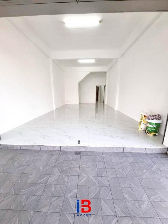 ขายและปล่อยเช่า อาคารพาณิชย์ 3 ชั้น ย่านนาคประสิทธิ์ เพียง 2.89 ล้าน 2