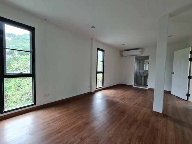 U1402 ให้เช่าบ้านเดี่ยว 2 ชั้น ย้านโชคชัย 4 ลาดพร้าว บ้านใหญ่ ใกล้รถไฟฟ้า โชคชัย4 ทำเลดีเดินทางสะดวก เข้าออกได้หลายทาง 5