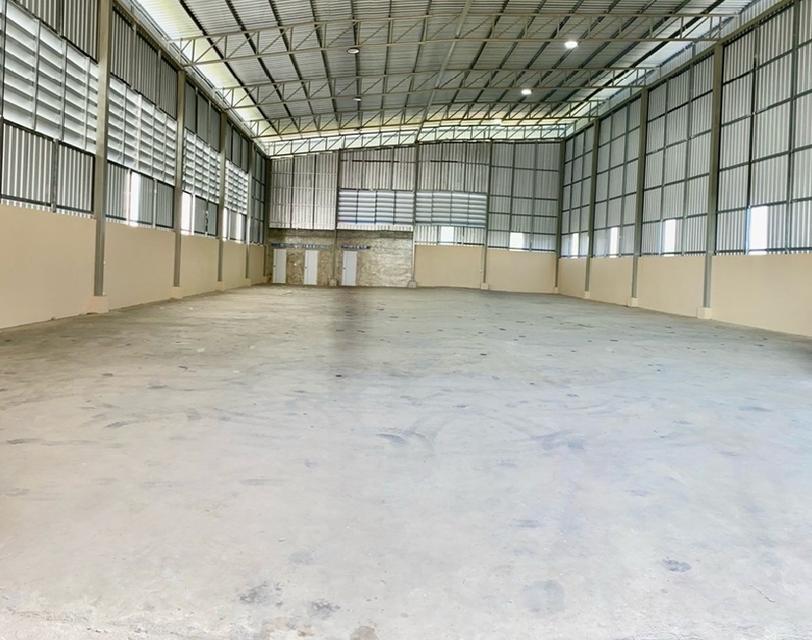 ให้เช่าโกดัง พร้อมสำนักงาน สภาพใหม่ / พื้นที่ 800 ตารางเมตร ถนนพระราม 2 ซอยบางกระดี่ 30 เข้าซอยไม่ลึก 2