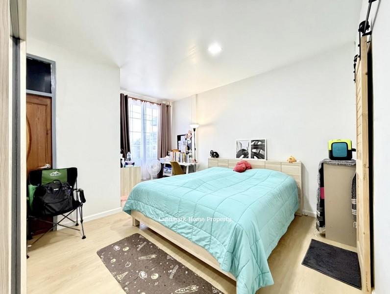 LM25-0168 ขายทาวน์เฮ้าส์ 2 ชั้น อยู่เจริญ 4 ลำลูกกาคลอง 4 บ้านสไตล์มินิมอล พร้อมอยู่ เนื้อที่ 17 ตรว 2นอน 2น้ำ 4