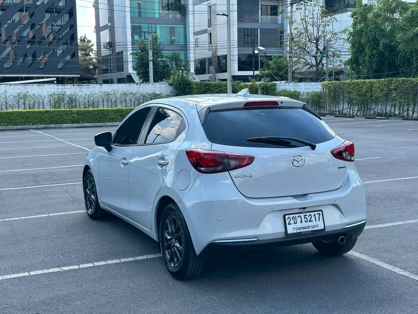 รหัสรถ QT5217 MAZDA 2 1.3 Sport S Leather เกียร์ Auto สีขาวมุกพรีเมียม (Snowflake White Pearl) ปี 2022 แท้