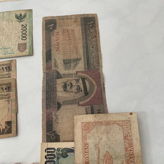 แบงค์ต่างประเทศ ใหม่เก่าสะสม รูปที่ 2