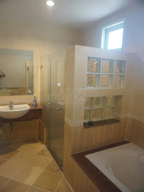 ให้เช่าบ้านเดี่ยว 2 ชั้น 220 ตร.ม. 4 ห้องนอน ถนนศรีนครินทร์ 51 ใกล้ซีคอนสแควร์ และรถไฟฟ้าสายสีเหลือง 5