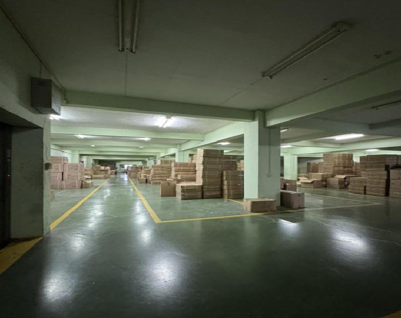 ให้เช่าโกดังพร้อมสำนักงาน / อาคาร 4 ชั้นครึ่ง / โกดังขนาดใหญ่ พื้นที่ใช้สอยกว่า 4600 ตารางเมตร / ทำเล พระราม 2 / พระราม 2 ซอย 51 ทำเลดีมาก ตรงข้าม Cen 6