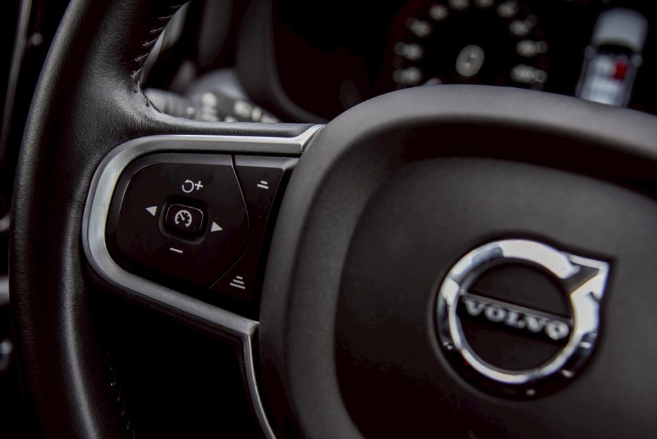 รหัสรถ CBL1092 VOLVO XC60 D4 MOMENTUM AWD AT 2018 16