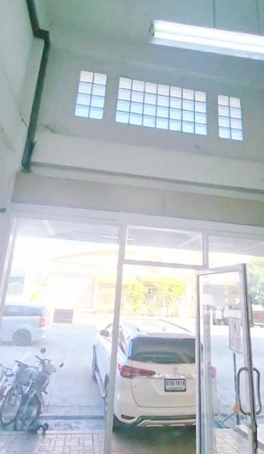 ตลาดไอยรา 2กม. ม.ธรรมศาสตร์ 3กม.โลตัส รังสิตคลองสอง 459 ม. 2แอร์ อาคาร 4.5 ชั้น ให้เช่า 20 ตร.วา 340 ตร.ม ติดถนนใหญ่ 7