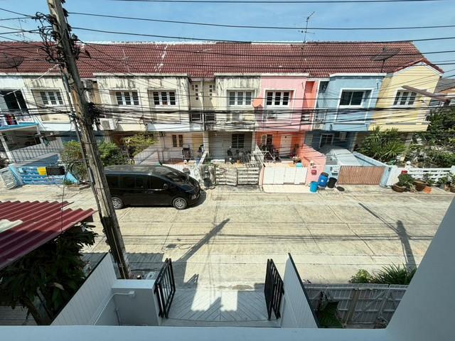 ขายทาวน์โฮม 2 ชั้น 18 ตรว. โครงการเฟิสท์โฮม ถนนวัชรพล ซอยวัชรพล1 ทำเลดี หลังตลาดถนอมมิตร ใกล้ทางด่วน 8