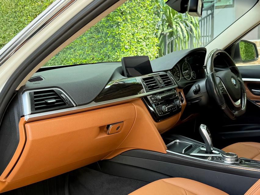 2018 BMW 330e รถมือเดียวออกป้ายแดง รถวิ่งน้อย เข้าศูนย์ทุกระยะ ไม่เคยมีอุบัติเหตุครับ 11