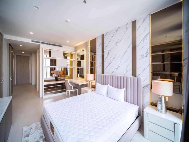 Luxury High-Rise 2BR at Noble Ploenchit | BTS Ploenchit Access 4