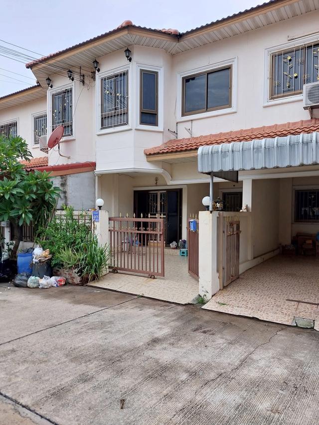 บ้านทาวน์โฮม2ชั้น 3ห้องนอน 2ห้องน้ำ 3