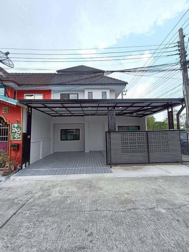ทาวน์เฮ้าส์หลังมุม คลองสามวา  เลียบคลองสอง หมู่บ้านทรัพย์ธานี นัดชมบ้าน 085-318-6868 คุณวา 2