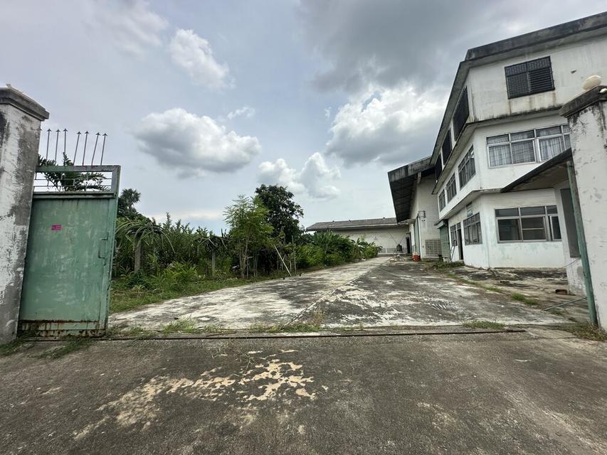 ขายโรงงาน 2 หลัง มี รง.4 เนื้อที่ 2-3-82 ไร่ ซอยสุขาภิบาล 2 ถนนพุทธมณฑลสาย 4 ตำบลอ้อมน้อย อำเภอกระทุ่มแบน จังหวัดสมุทรสาคร 12