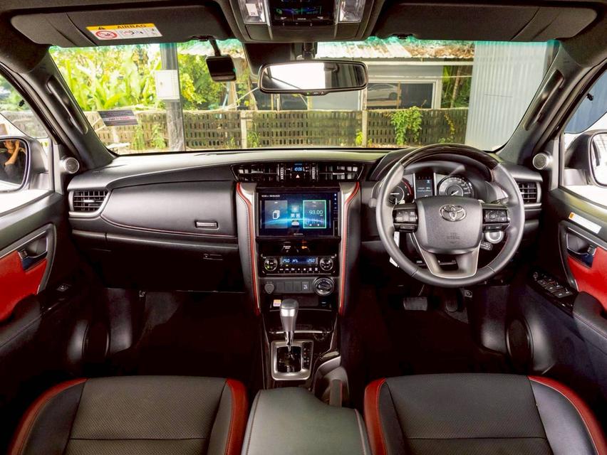 2025 Toyota Fortuner 2.4 Legender 4WD รถสวยใหม่มากๆ ไมล์ 9พันเท่านั้น คุ้มมาก 8