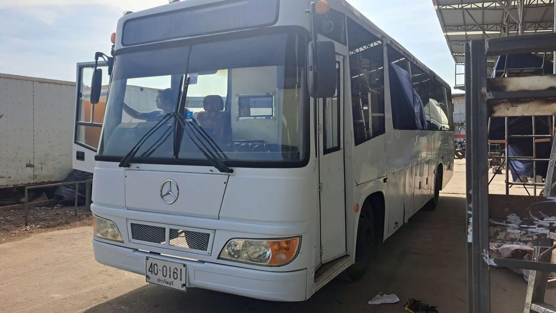 รถบัส Mercedes-Benz 136 แรงม้า 4