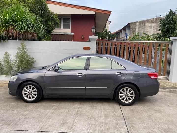 Toyota Camry สีเทา 4