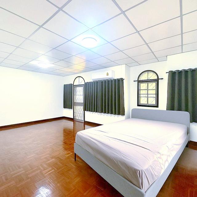 พระราม9 300ม. กรุงเทพกรีฑา ยินดีต้อนรับชาวต่างชาติ ให้เช่าบ้านเดี่ยวใหญ่ 40ตร.ว. 200ตร.ม.รามคำแหง18-24 3-4นอน 2น้ำ ตรงข้ 4