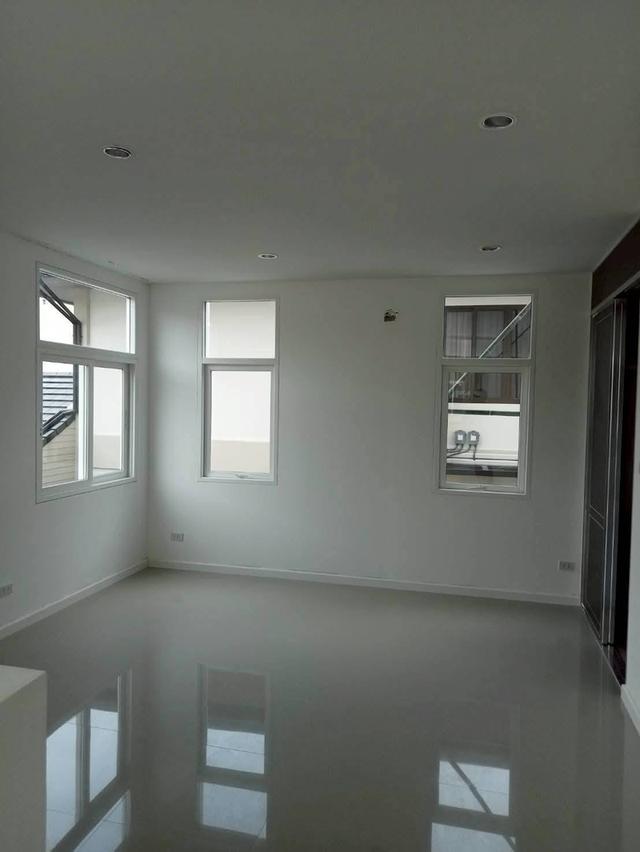 แรร์ไอเทม! บ้านเดี่ยว 3 ชั้น หมู่บ้านหลังสวน สาย 4 ดีไซน์หรู สไตล์โมเดิร์น 4