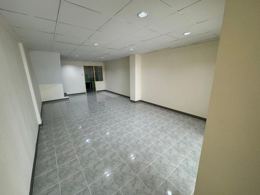 บ้านทาวเฮาส์ ซอยนวลจันทร์ 13 9