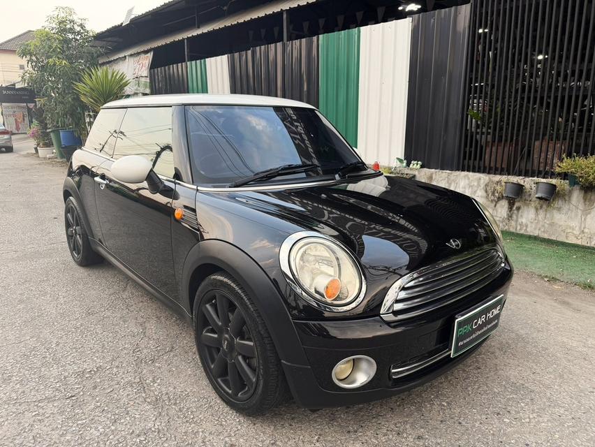 ปี2010 MINI COOPER R 56 BLACK WHITE AT TOP