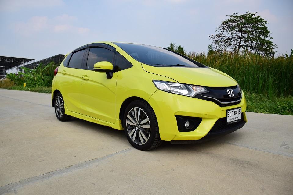 ขายเพียง 338000บาท / ฟรีดาวน์ JAZZ GK รถมือเดียว ตัวท็อป / แอร์จอ พุตสต๊าท กล้องหลัง /เมาติฟังชั่นส์ ครุสคอลโทล AIRB ตรงปก โทร0957401229 ไอดีไลน์ UTBP