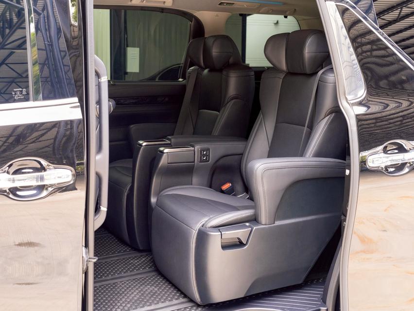 Toyota Alphard 2.5 SC Package ปี 2023 10