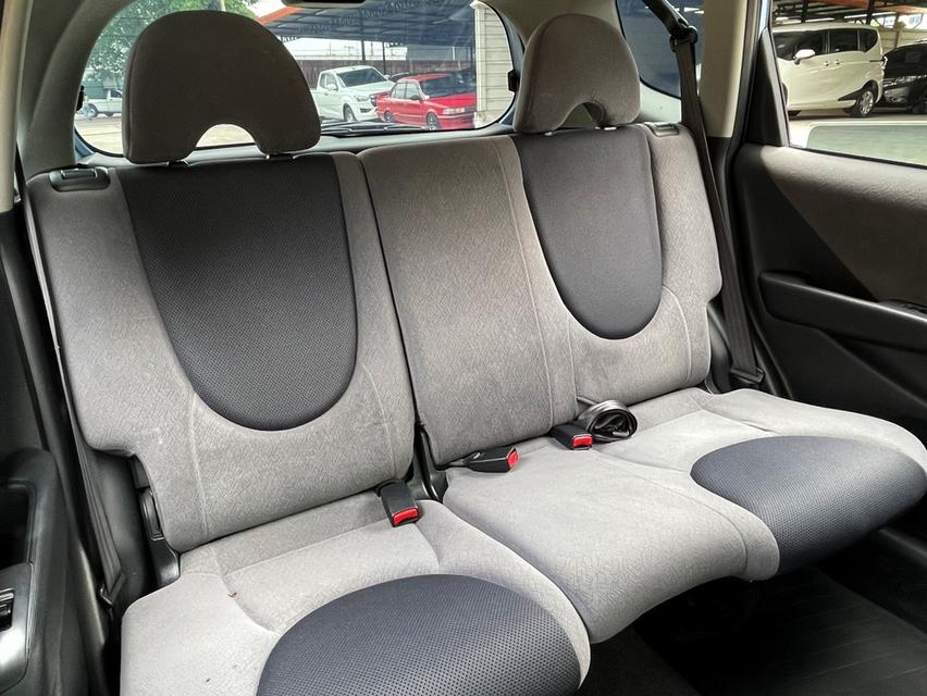 HONDA JAZZ 1.5 E (AS) i-DSI ปี 2004 เกียร์AUTO สภาพนางฟ้า 11