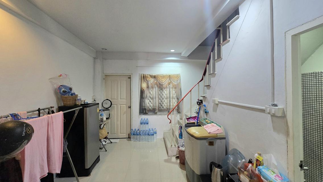 ทาวน์เฮ้าส์2ชั้น หลังริม พท.21 ตร.ว หมู่บ้านบัวหลวง1 หนามแดง ใกล้เมกาบางนา ถนนบัวนครินทร์ บางพลี สมุทรปราการ 9