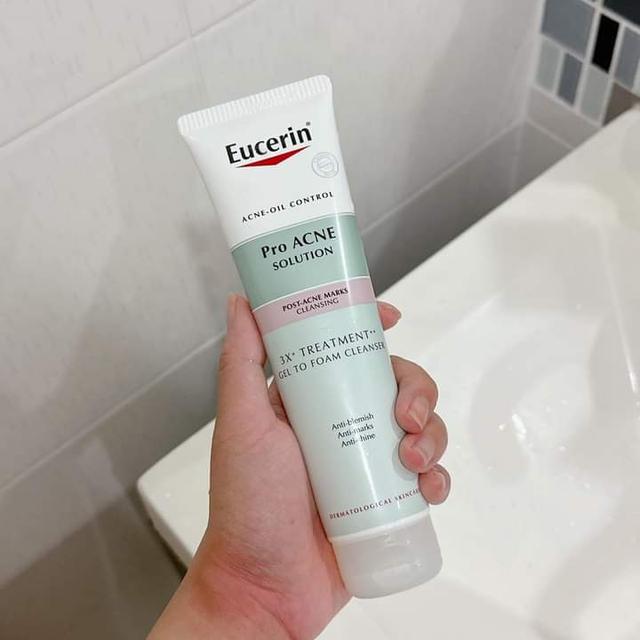 Eucerin 3X Treatment Gel to foam 1