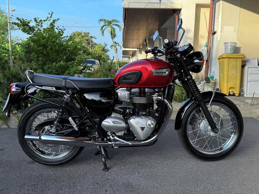 TRIUMPH BONNEVILLE T100