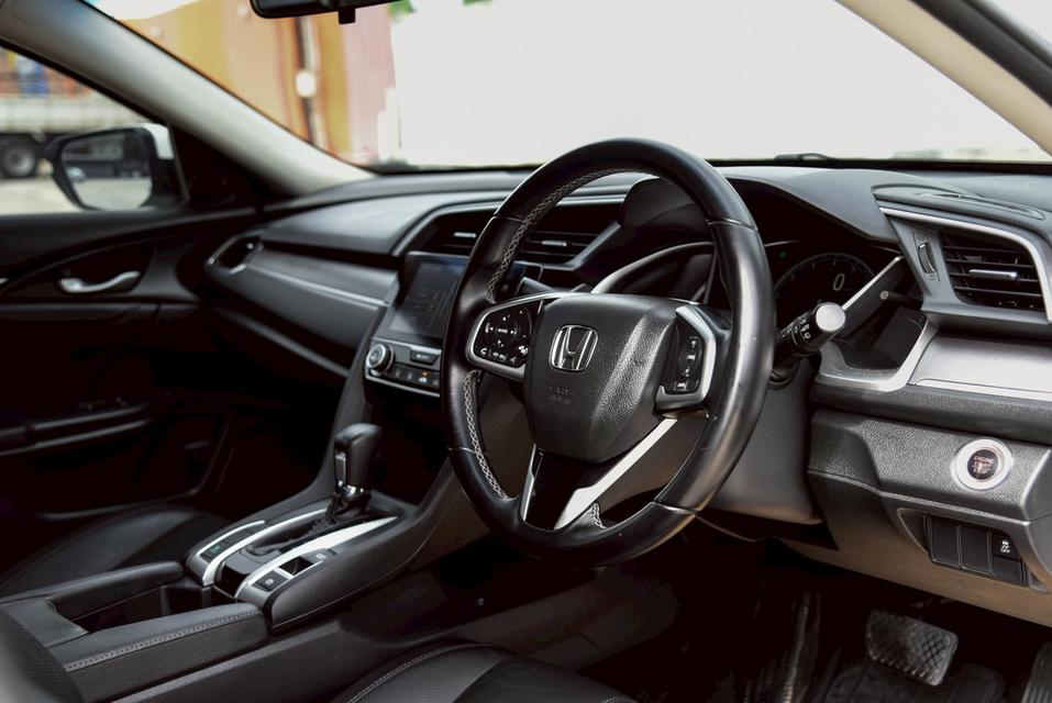 รหัสรถ CBL8990 HONDA CIVIC FC 1.8 EL AT 2017 8