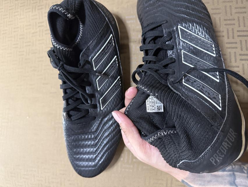 Adidas Predator 18.3 Firm Ground football boots in a black colorway. āļĢāļđāļāļĒāđāļāļĒāļāļĩāđ 2