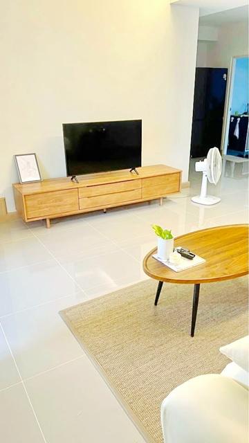 สุขุมวิท บางแสน ห้วยกะปิ 13-17 ตลาดนัดจตุจักรชลบุรี 1.4 กม.ให้เช่าบ้านทาวน์โฮม ฟังก์ชัน 3 นอน 3 น้ำ ใกล้แลนด์มาร์กเมืองช 3