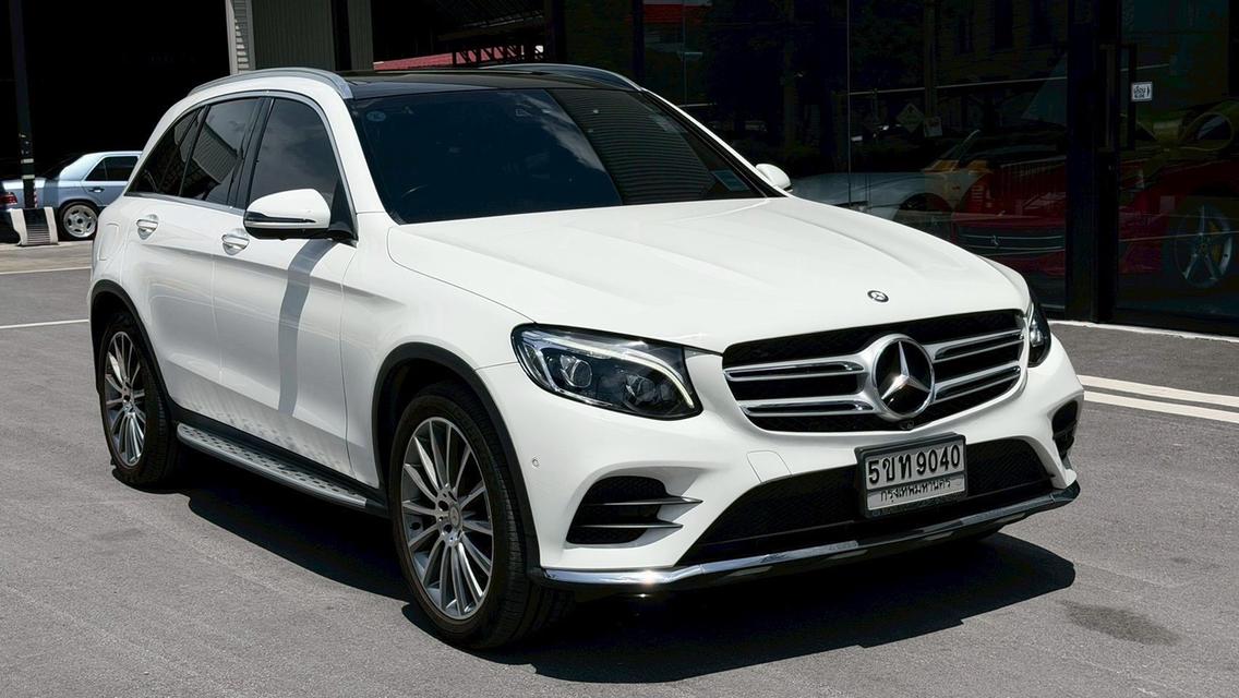 2016 BENZ GLC 250d 4 MATIC AMG DYNAMIC สีขาว เลขไมล์ 93,XXX KM รถสวย เซอร์วิสตามระยะ เปลี่ยนสันยาได้เยอะ รูปย่อยที่ 2
