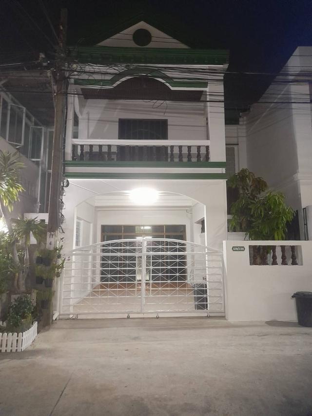 ทาวเฮาส์ 2 ชั้น หมู่บ้านศีขริน หน้ากว้าง 6 เมตร รามคำแหง 24 แยก 30 ม.ศิขริน 1