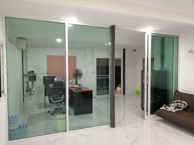 ให้เช่าโกดังพร้อมออฟฟิศ 400 ตร.เมตร และบ้านพักส่วนตัว ทำเลเด่น ซอยลำโพ 31 บางบัวทอง นนทบุรี เหมาะสำหรับธุรกิจที่ต้องการพื้นที่เก็บสินค้าสำนักงาน เดินท 6