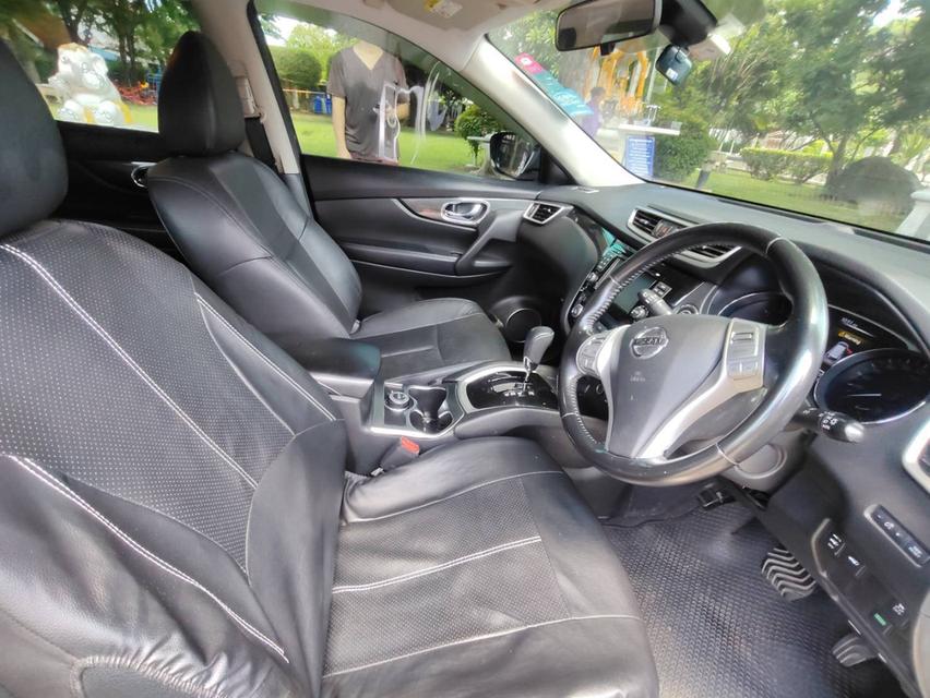 ์์์Nissan X-Trail 2.5V 4WD รุ่นท็อป 2015