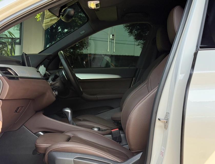 2020 BMW X1 20D MSPORT รถมือเดียวออกป้ายแดง รถวิ่งน้อยเพียง 70,000 กม เข้าศูนย์ตามระยะ รถไม่เคยมีอุบัติเหตุครับ 13