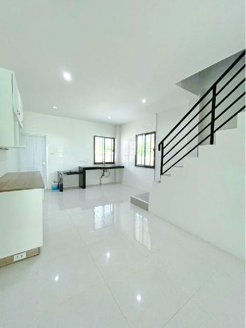ลาดกระบัง 900ม. หลวงแพ่ง APLสุวรรณภูมิ 4กม. โลตัส ให้เช่าบ้าน 1หลัง 18ตร.วา. 2 นอน 2 น้ำ สจล.4 กม.พร้อมเฟอร์ ตลาดหัวตะเข 6