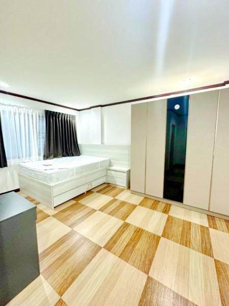 เมกาบางนา 2.5 กม. ทาวน์โฮม 3 ชั้น 2 นอน ถ.กาญจนาภิเษก บางนา-ตราด กม.8 3 น้ำ พร้อมเฟอร์ฯ และเครื่องใช้ไฟฟ้าครบ อีโค สเปซ 8