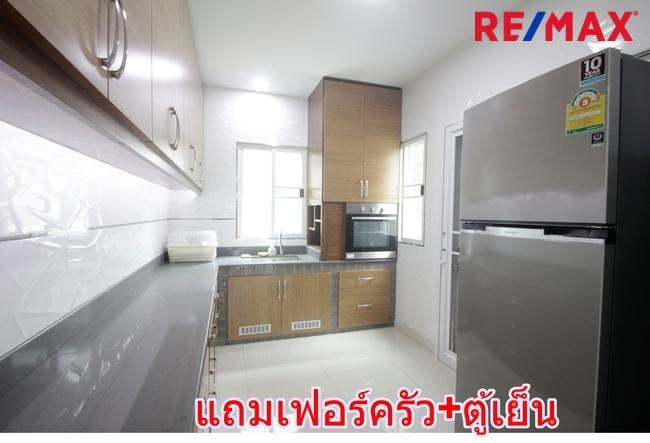บ้านเดี่ยวภัสสรเพรสทีจปิ่นเกล้าเพชรเกษม บ้านใหม่ไม่เคยอยู่ขายขาดทุน พร้อมเฟอร์ แอร์ ตู้เย็น บ้านสภาพดีพร้อมอยู่ 61.9ตารางวา ซ.5ต้นโครงการ ราคาเจรจาได้ 11