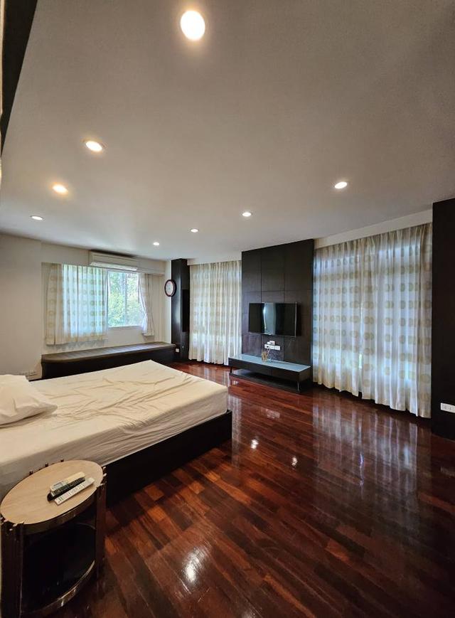 ให้เช่า! บ้านเดี่ยวโมเดิร์นหรู 200 ตร.ว. เลียบด่วนเอกมัย-รามอินทรา (โยธินพัฒนา 11) จอด 7 คัน 12