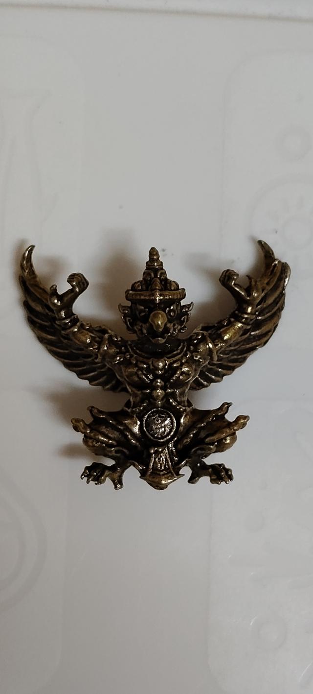 รูปหล่อพญาครุฑเมตตาโชคลาภ