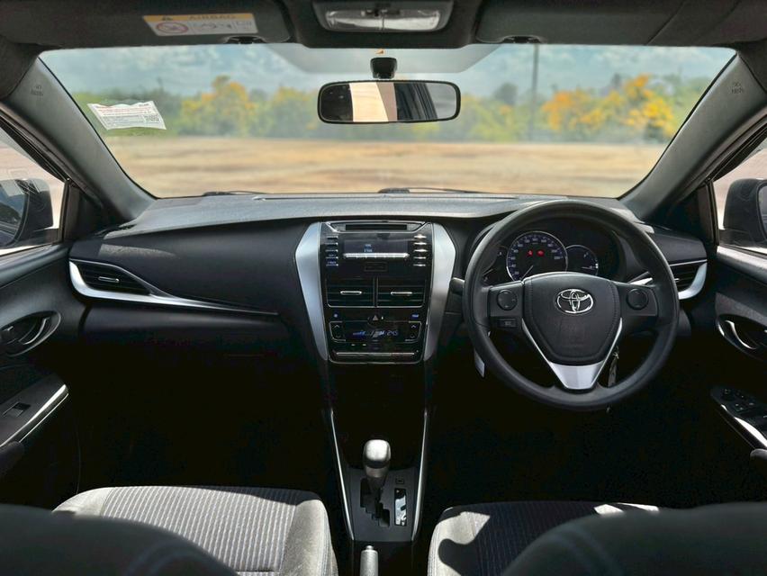 TOYOTA  YARIS  1.2 E  Y 2019  HACTHBACK สีดำ 10