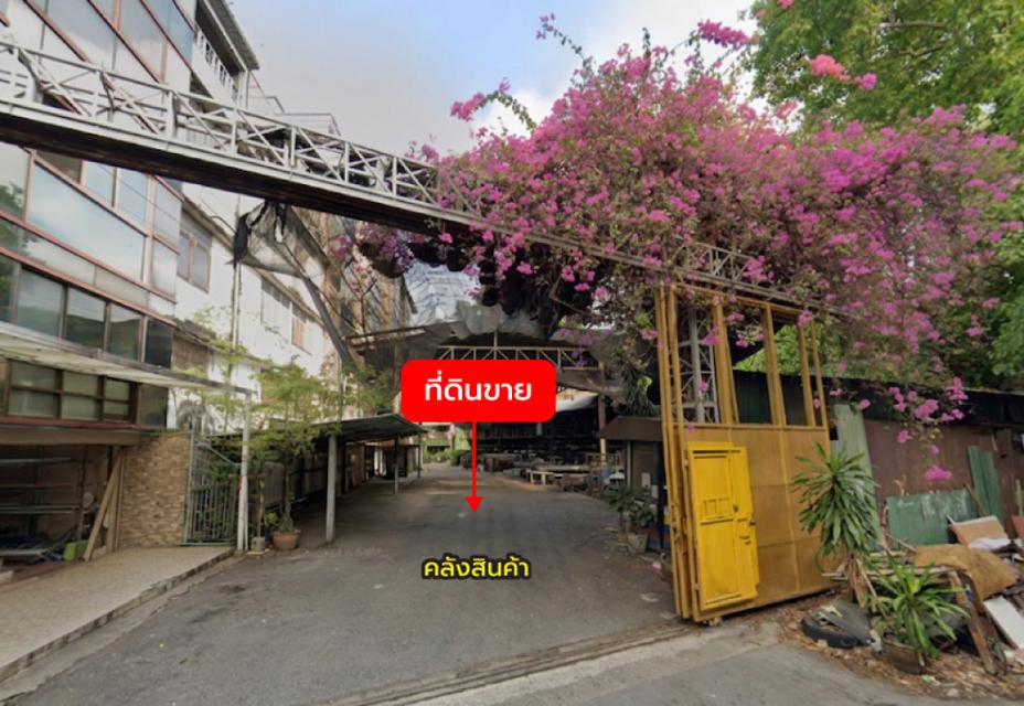 ขายที่ดินพร้อมสิ่งปลูกสร้าง 0 ไร่ 3 งาน 89 ตร.ว. ติด ถ.ลาดพร้าว ใกล้ MRT ภาวนา 3