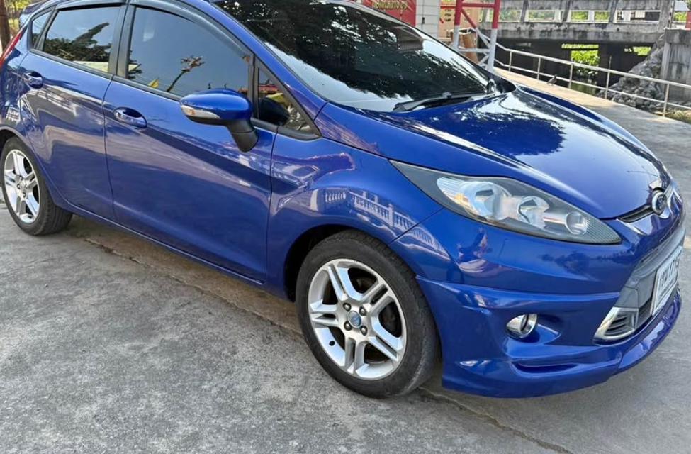 ขาย FORD FIESTA สีน้ำเงิน