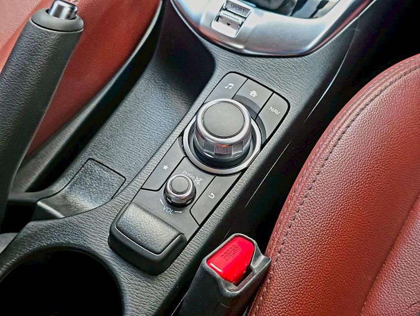 รหัสรถ SEZ4758 📞 Mazda 2 1.3 C (4 ประตู Sedan) เกียร์ ออโต้ เบนซิน สี ขาว ปี 2022 16